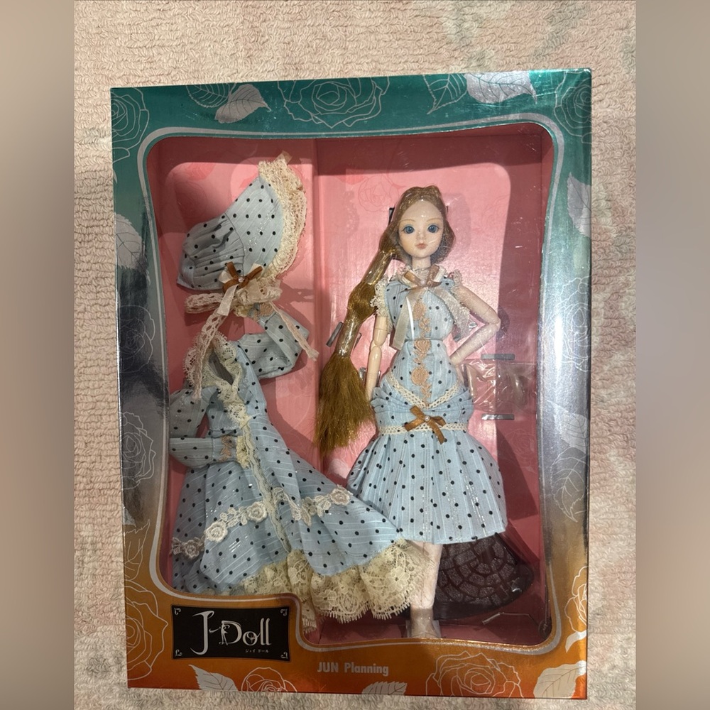 J-Doll “Gran Via” by Jun Planning – NIB Rare Collectible Fashion Doll